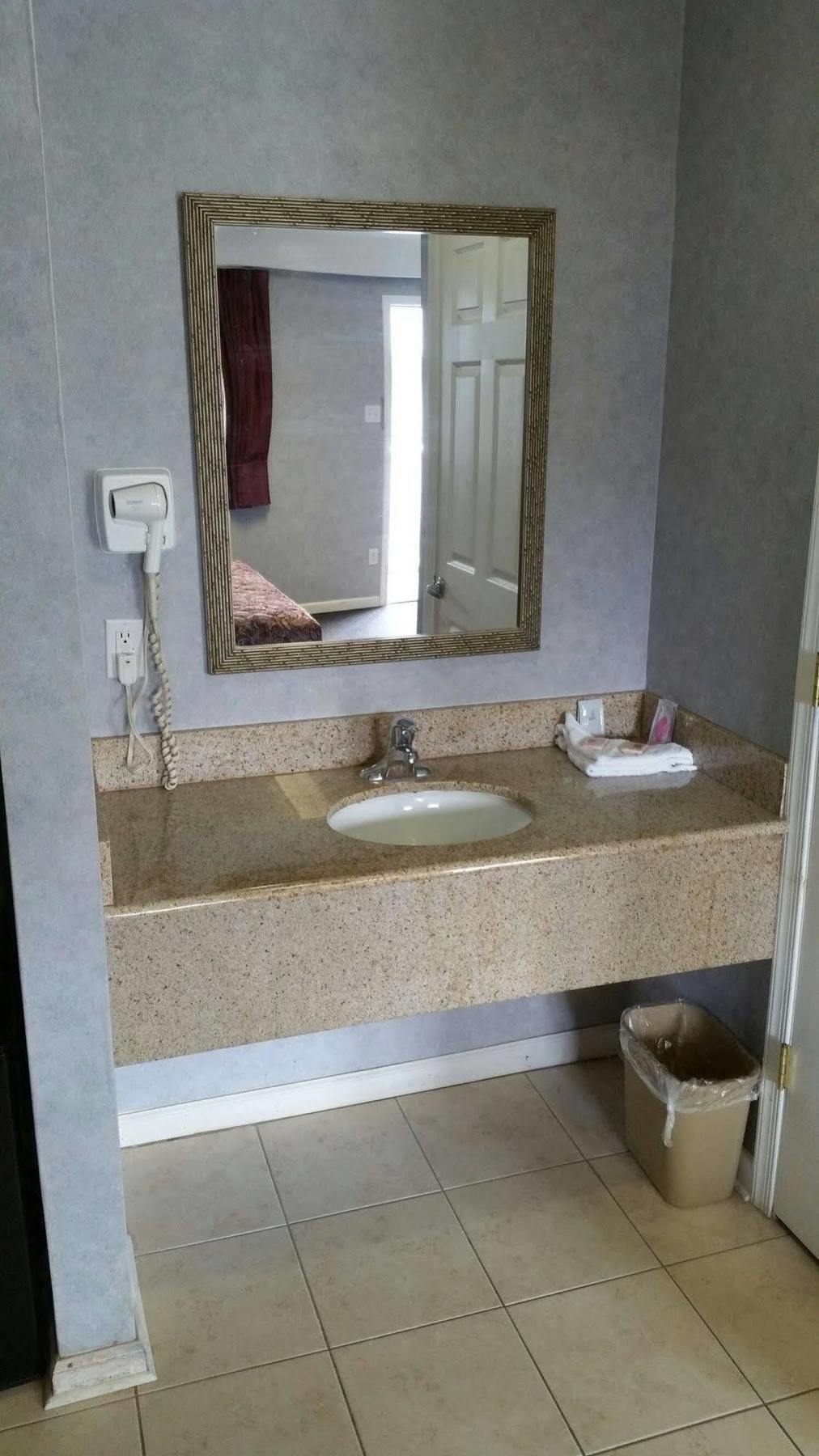 Village Inn & Suites - Smithville Luaran gambar